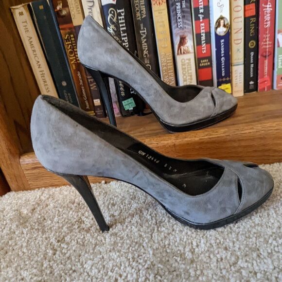 Stuart weitzman grey suede peeptoe stilleto heels sz 8.5 euc - Picture 5 of 9